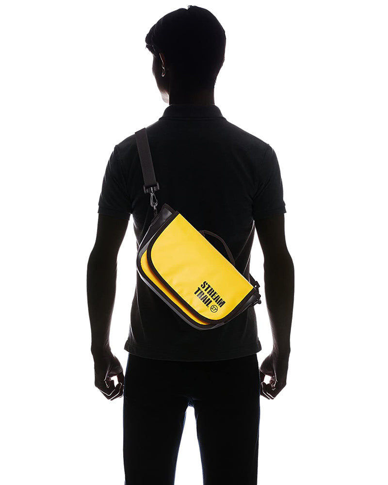 STREAM TRAIL Clam Shoulder Bag